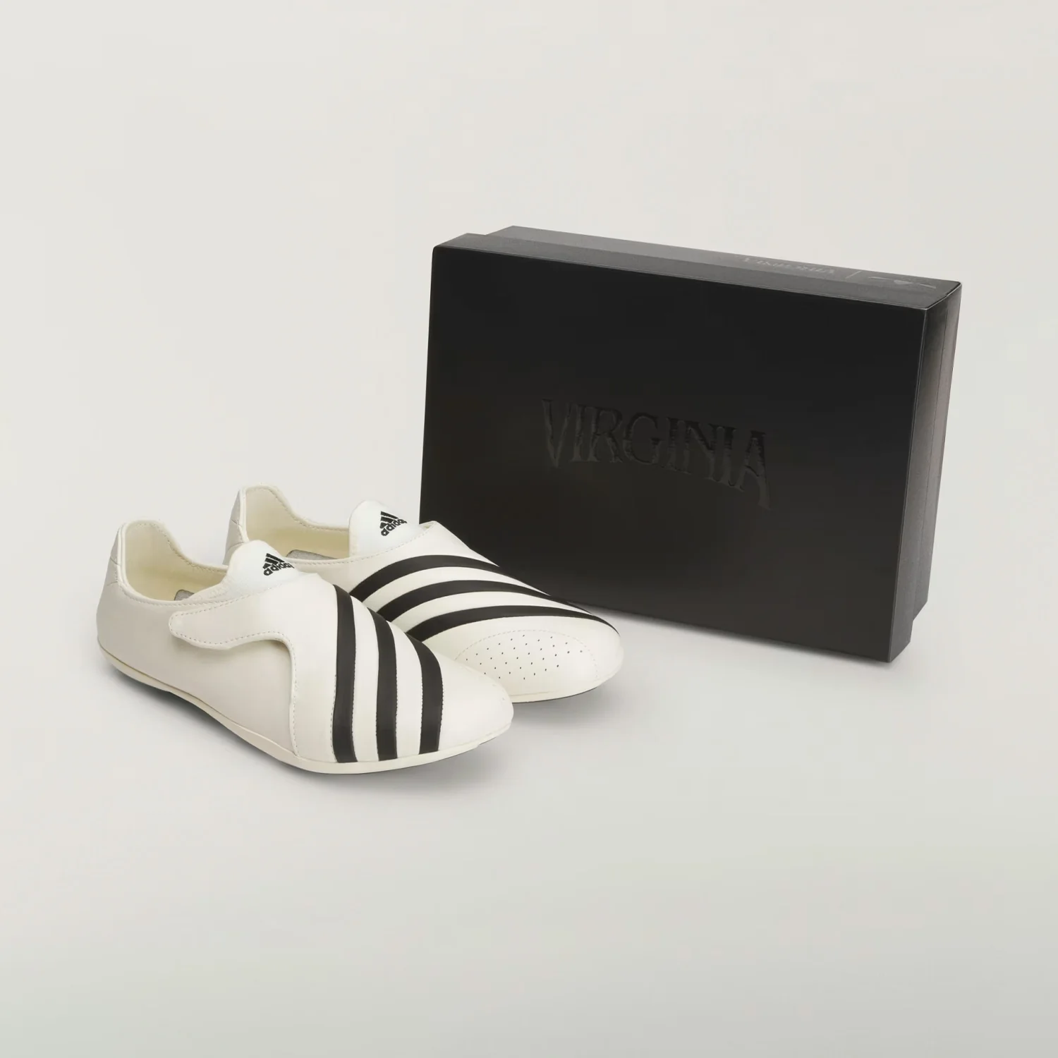 Adidas VIRGINIA VARIO FLAT EARTHER BY PHARRELL, Chalk White/Core Black/Chalk White - Image 6