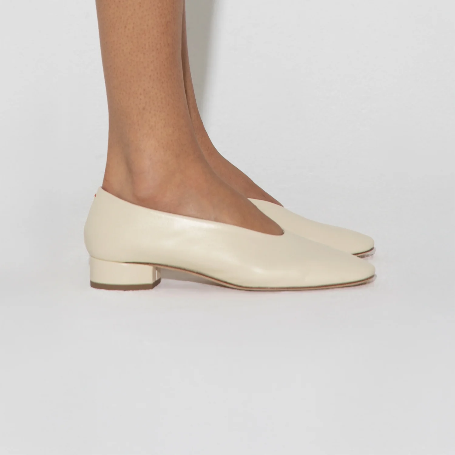 Aeyde DELIA NAPPA LEATHER, Creamy - Image 4
