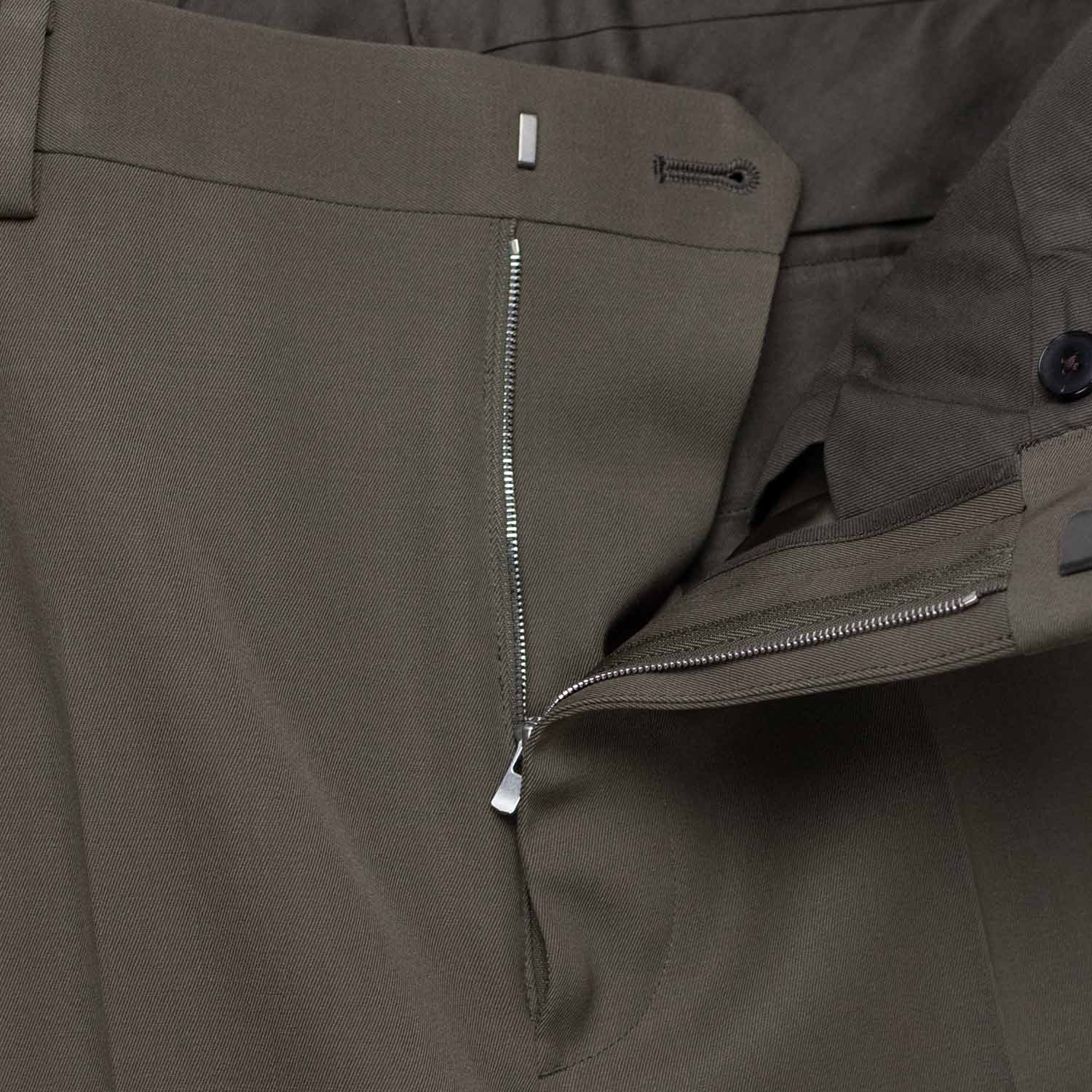 Auralee M'S LIGHT WOOL MAX GABARDINE SLACKS, Dark Olive Brown - Image 3