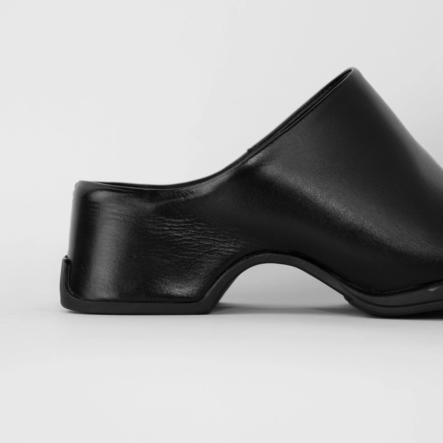 Miista AMOY BLACK MULES, Black - Image 2
