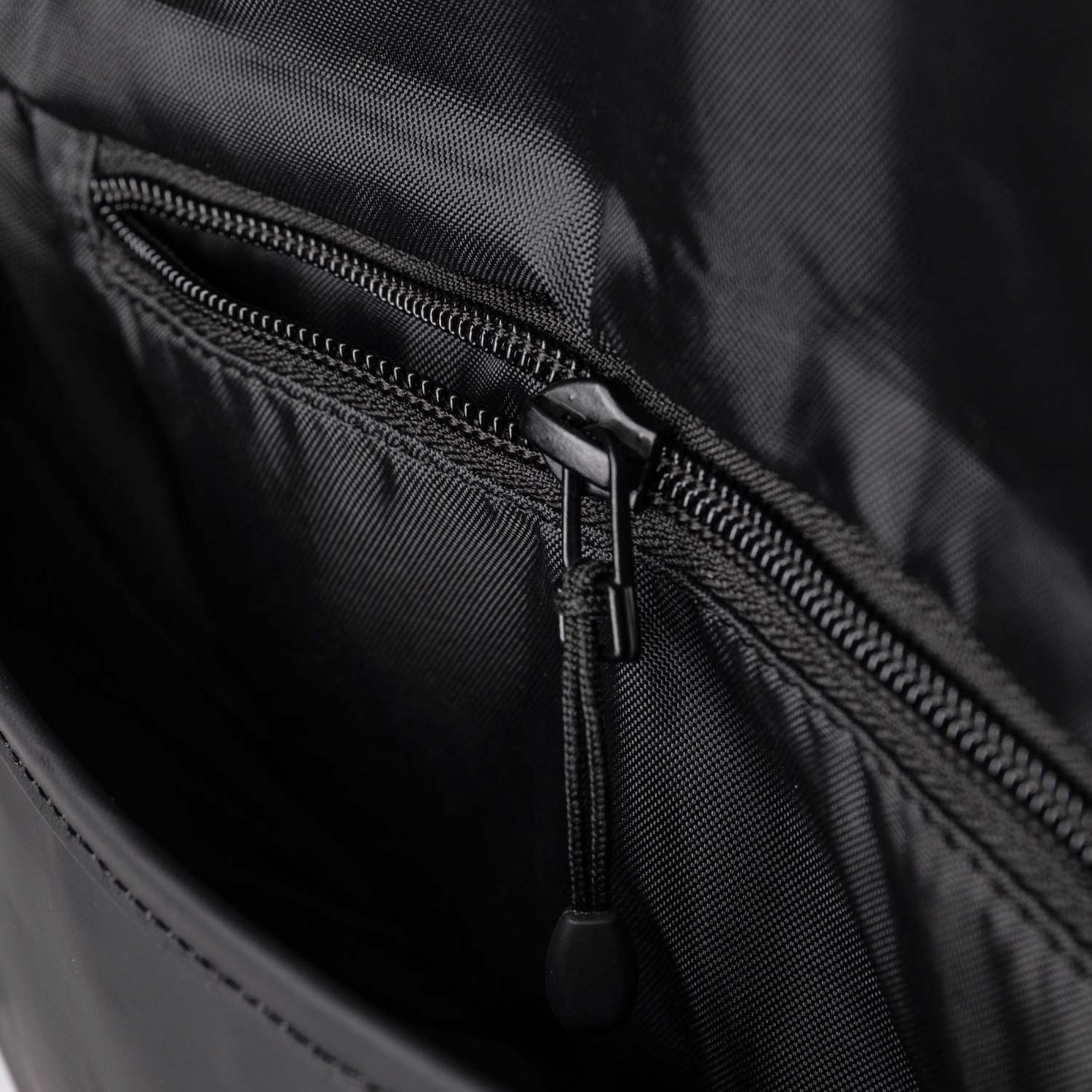 Sandqvist STREAM MESSENGER MINI, Black - Image 4