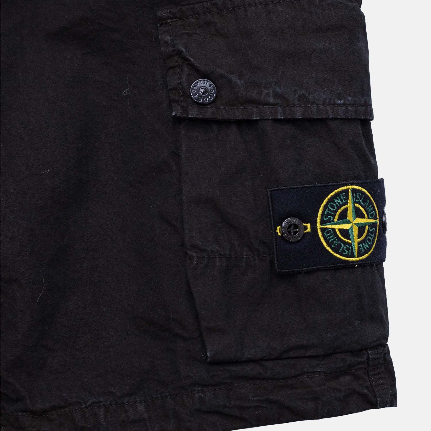 Stone Island L100019 SHORTS, Black - Image 3