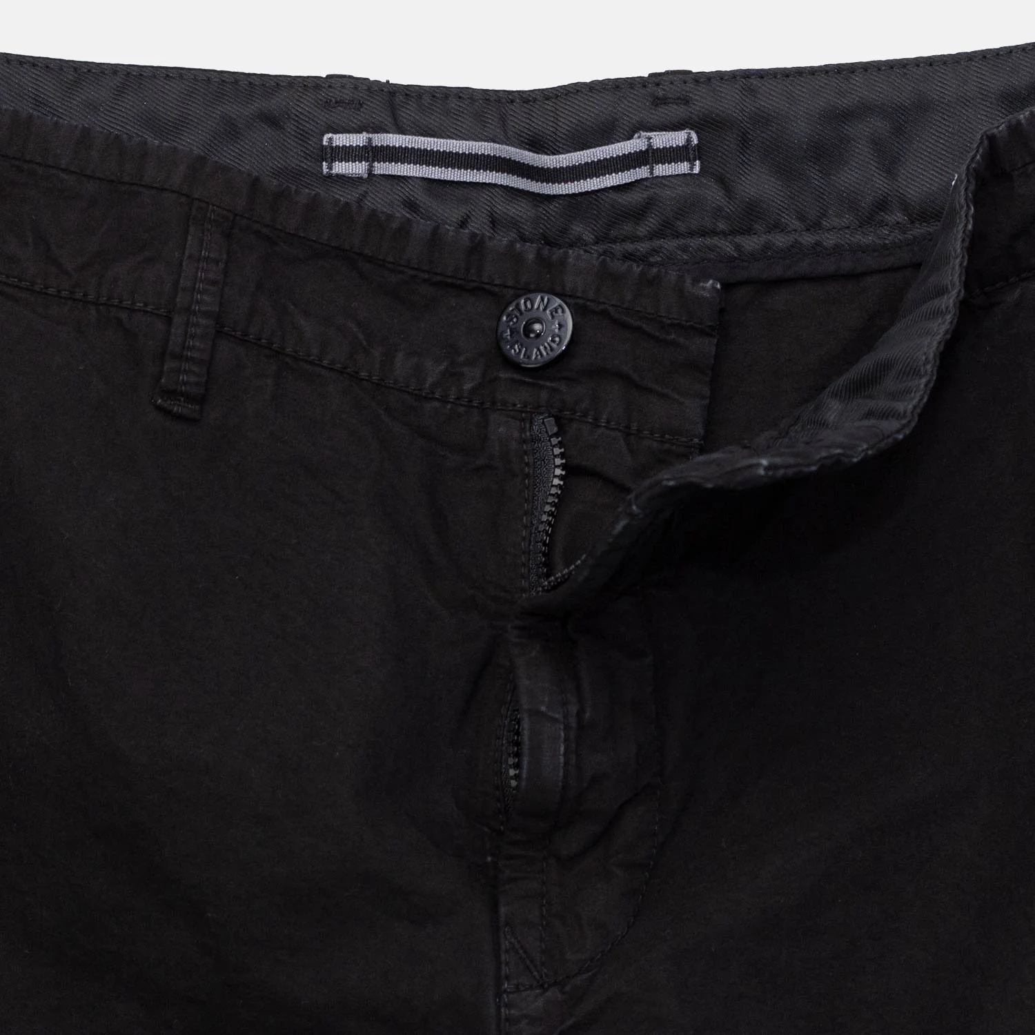 Stone Island L100019 SHORTS, Black - Image 5