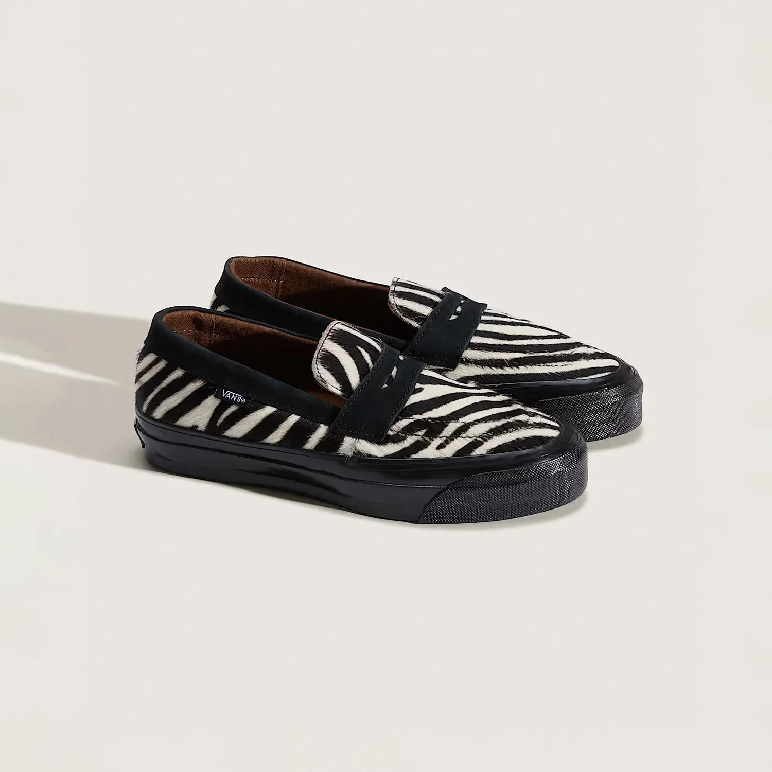 Vans PREMIUM LOAFER 53 PONY HAIR, Zebra/Black - Image 2