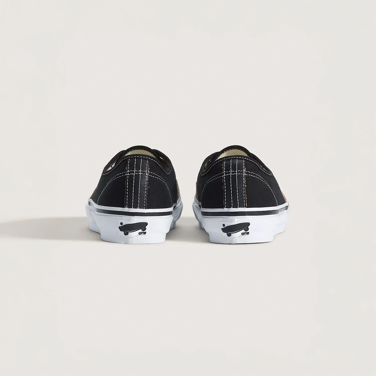 Vans OTW AUTHENTIC 44 SIPED VIBRAM, Black/Black - Image 4