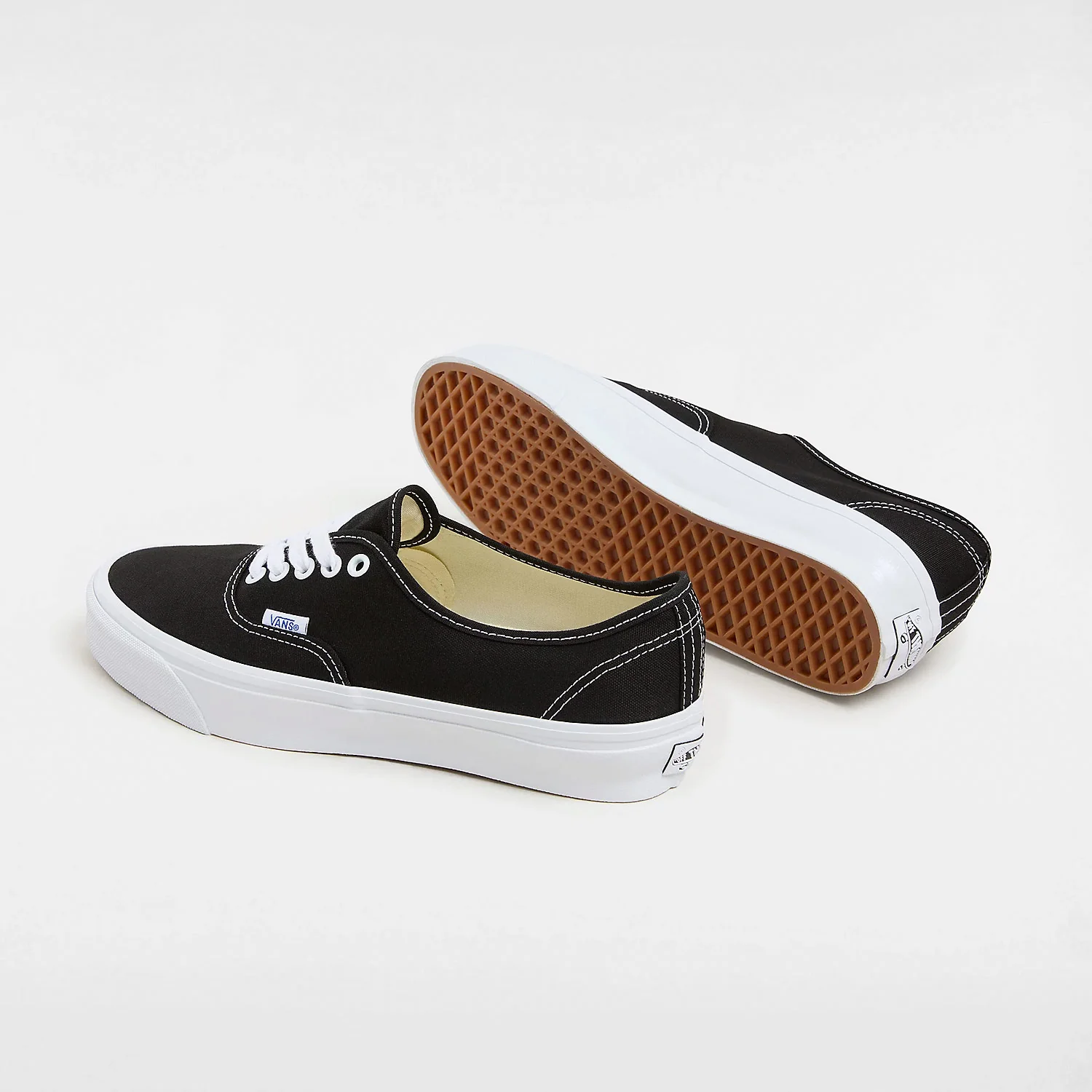 Vans PREMIUM AUTHENTIC 44, Black/White - Image 3